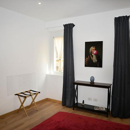 Fidia Palace Claudia'S Apartment Colosseo Roma Esterno foto
