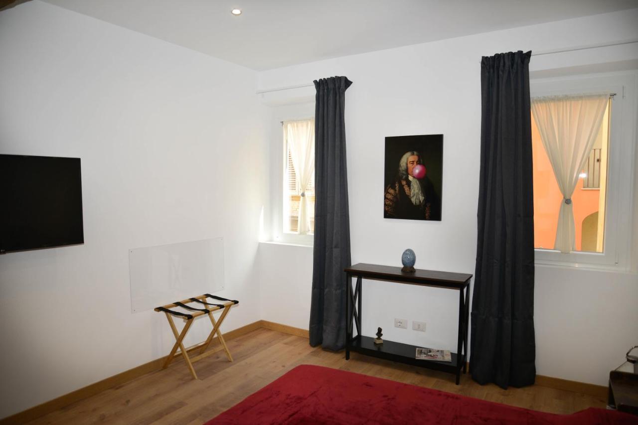 Fidia Palace Claudia'S Apartment Colosseo Roma Esterno foto