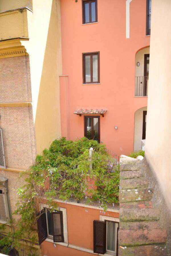 Fidia Palace Claudia'S Apartment Colosseo Roma Esterno foto