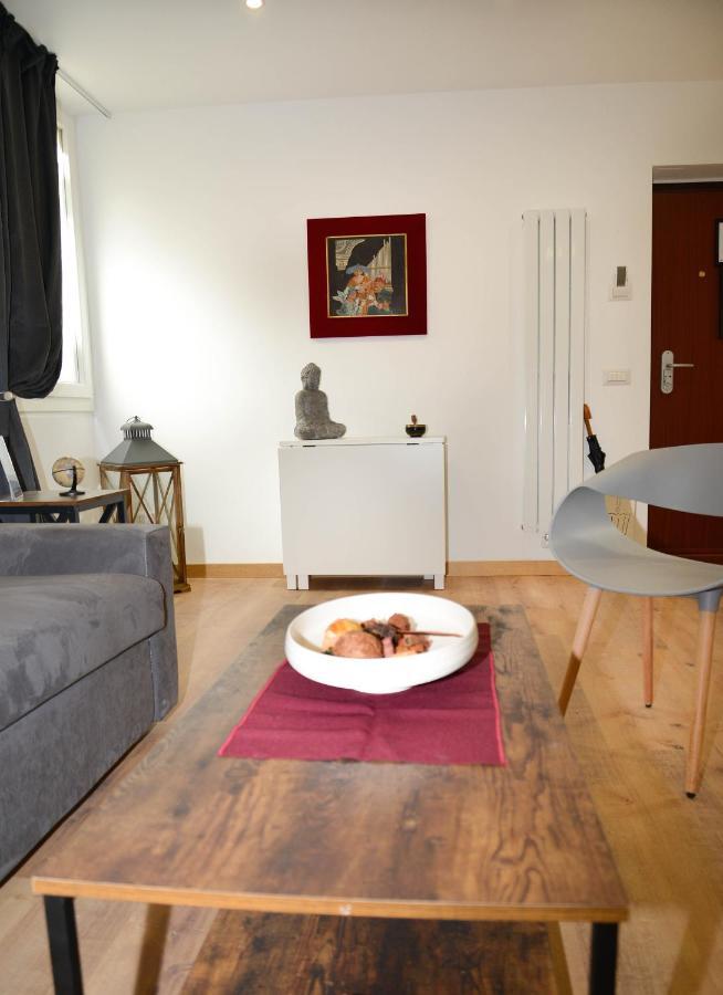 Fidia Palace Claudia'S Apartment Colosseo Roma Esterno foto