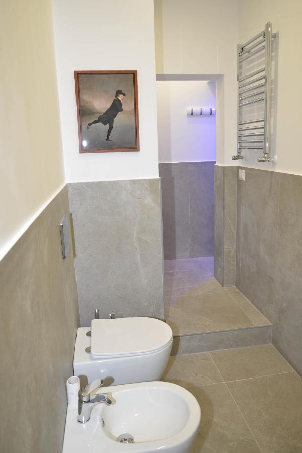 Fidia Palace Claudia'S Apartment Colosseo Roma Esterno foto